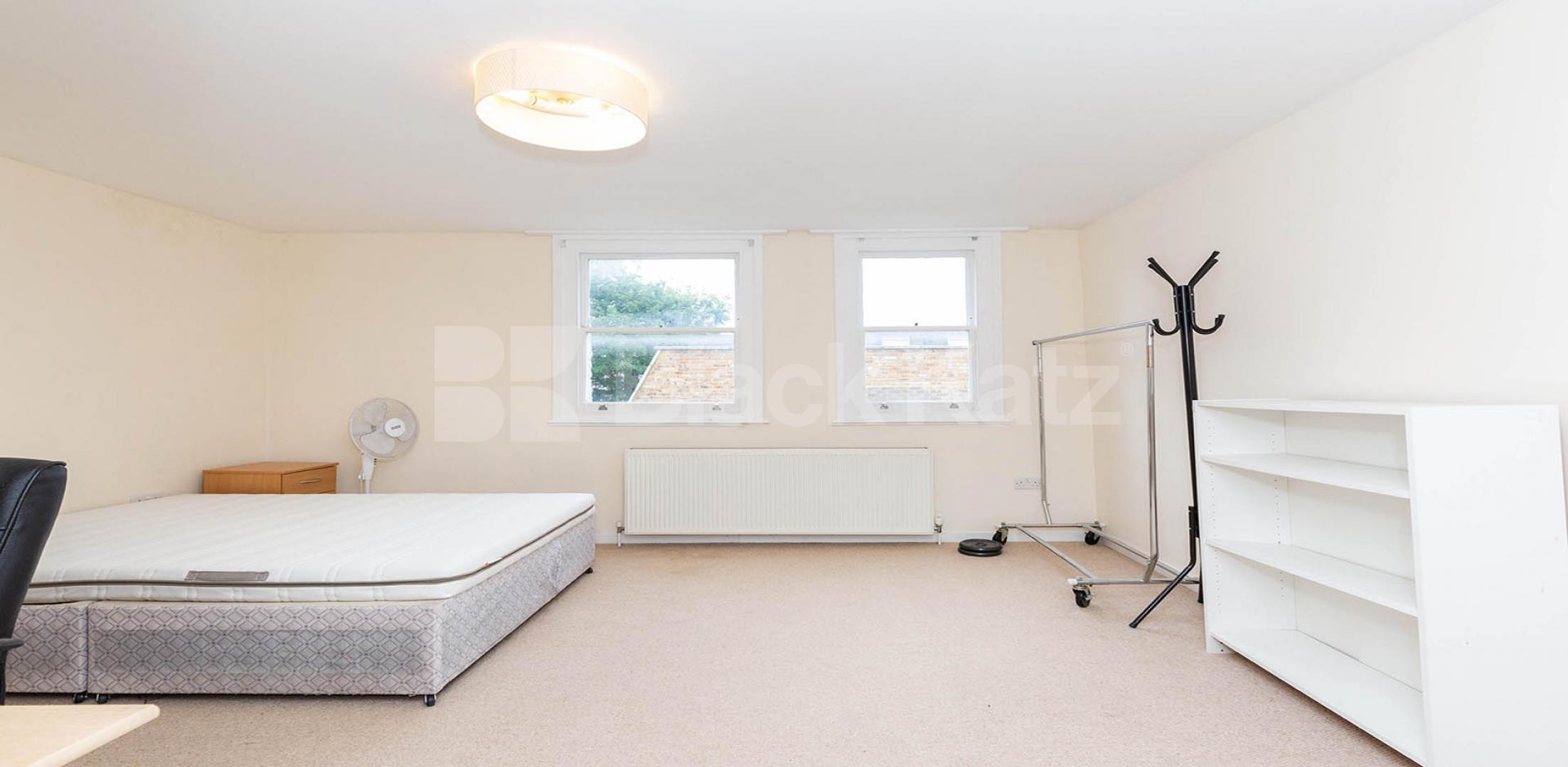 			4 Bedroom, 1 bath, 1 reception House			 Drummond Street, Euston